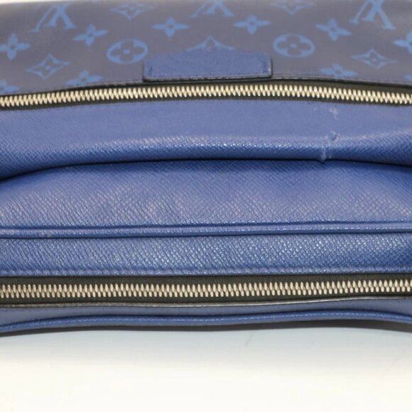 Louis Vuitton Cobalt Blue Taiga Leather Monogram Canvas Outdoor Messenger Bag - Picture 4 of 15